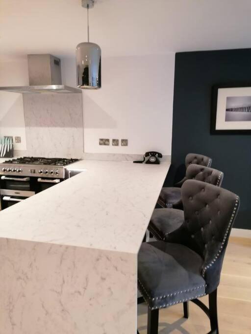 New Town House With *Free Allocated Parking* Apartment Brighton Exterior photo